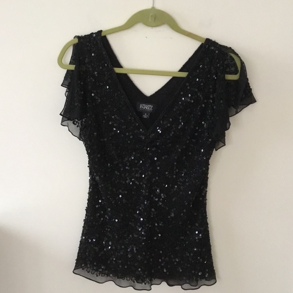 Adrianna Papell Black V neck sequined top. M